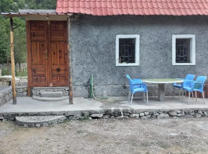 Bujtina Legata Habitación en casa particular *